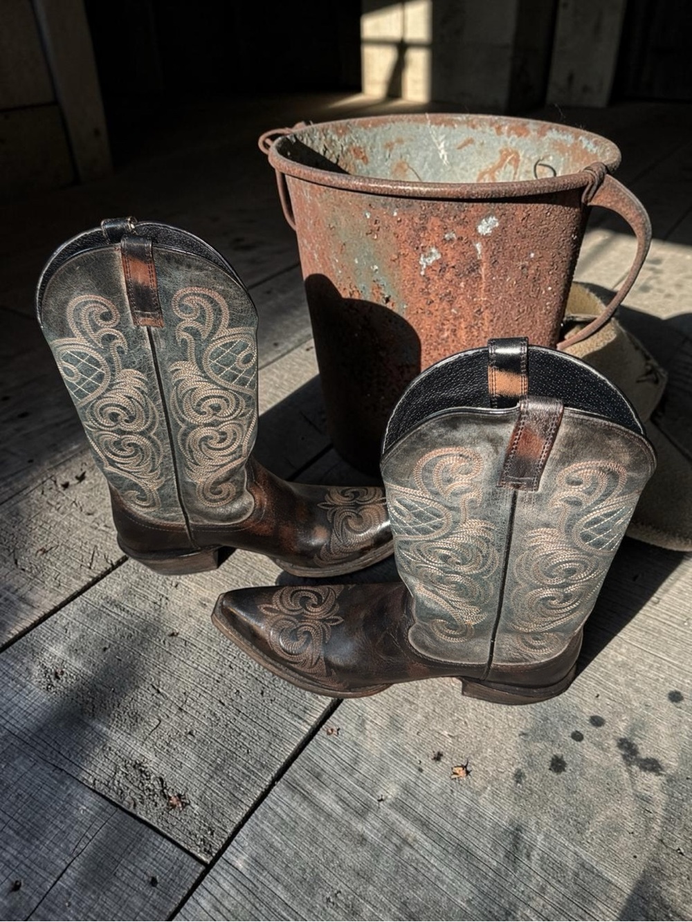 Ariat bright lights western boots size 8B